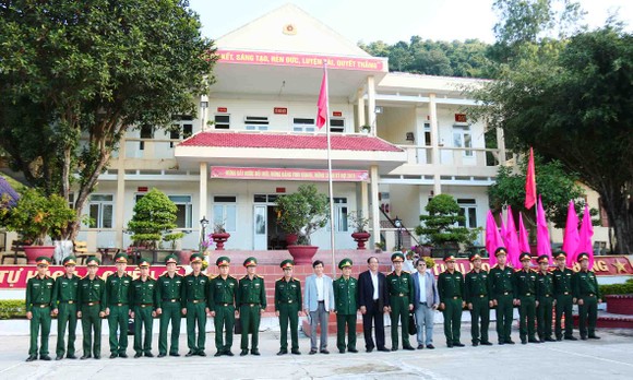 Lãnh đạo tỉnh Quảng Nam thăm chúc tết xã đảo Cù Lao Chàm ảnh 3