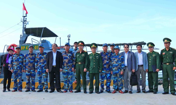 Lãnh đạo tỉnh Quảng Nam thăm chúc tết xã đảo Cù Lao Chàm ảnh 8