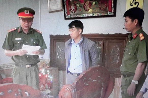 Quảng Nam, bắt nguyên cán bộ địa chính xã làm giả giấy tờ đất đai ảnh 1