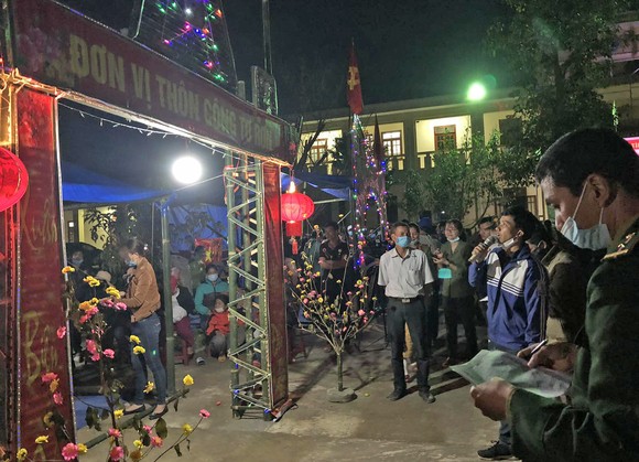 Mang tết đến cho đồng bào vùng biên ảnh 27