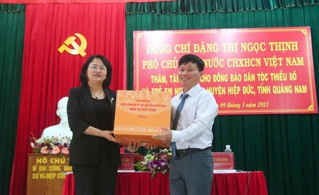 Phó Chủ tịch nước Đặng Thị Ngọc Thịnh thăm và tặng quà hộ nghèo, hộ chính sách tại Quảng Nam ảnh 3