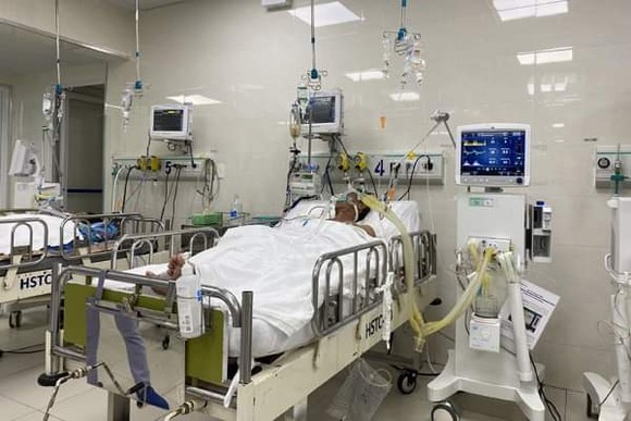 Điều tra vụ nhóm 5 người tổ chức nhậu: 2 người chết, 3 người cấp cứu ảnh 1