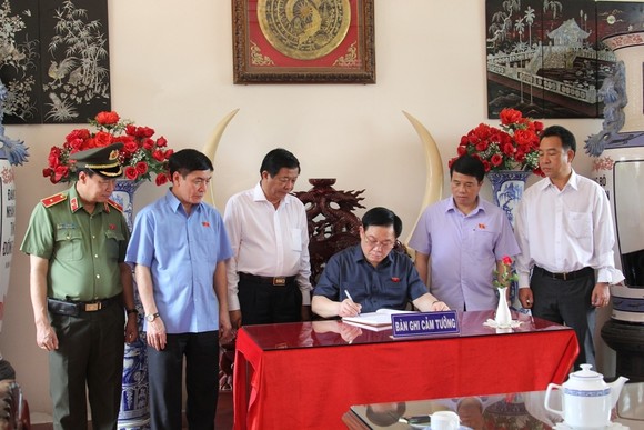 Tỉnh Vĩnh Long đón nhận Huân chương Lao động hạng Nhất ảnh 3
