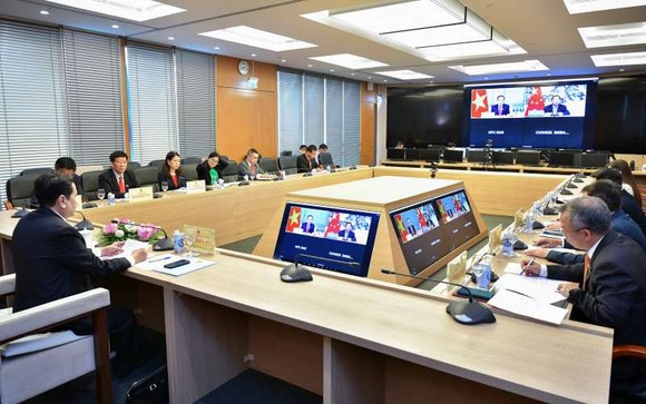 越中國會領導舉行視像會議