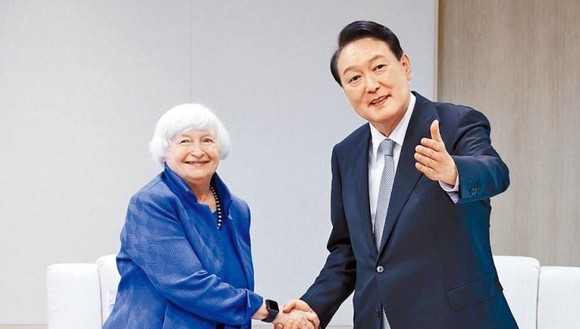 正在韓國訪問的美國財政部長珍妮特‧耶倫19日表示，需要集中力量復甦經濟並恢復供應鏈。圖源：互聯網