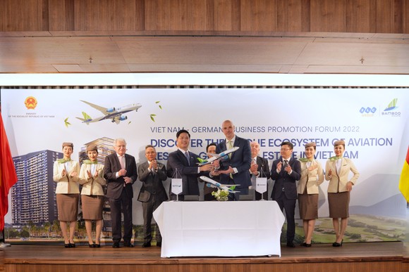 FLC, Bamboo Airways 'bắt tay' nhiều đối tác lớn trong diễn đàn xúc tiến đầu tư tại Đức ảnh 5