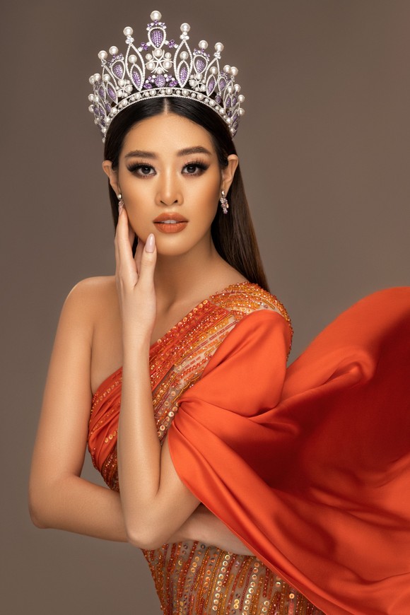 Võ Hoàng Yến, H’Hen Niê giúp Khánh Vân tìm ra trang phục dân tộc thi Miss Universe ảnh 1