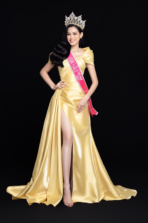 Nhan sắc Hoa hậu Đỗ Thị Hà và 2 Á hậu sau 1 tháng đăng quang ảnh 5