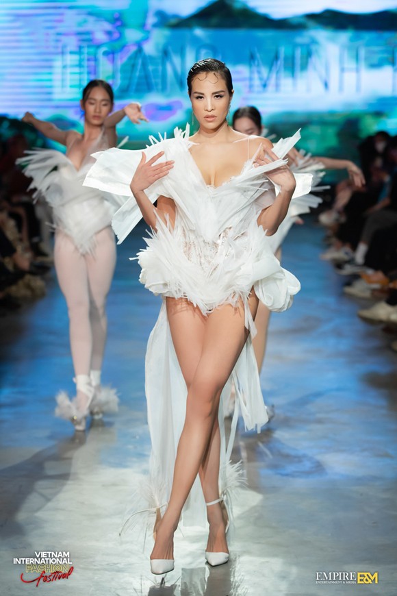 13 nhà thiết kế, 400 người mẫu trình diễn tại Vietnam International Fashion Festival ảnh 10
