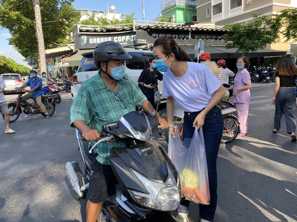 Á hậu Phương Anh, Kiều Loan, Thuý An, Diễm Trang chung tay giải cứu nông sản Hải Dương  ảnh 6