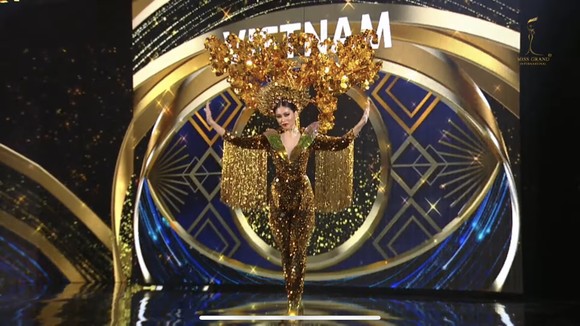 Á hậu Ngọc Thảo trình diễn quốc phục ấn tượng trên sân khấu Miss Grand International 2020 ảnh 1