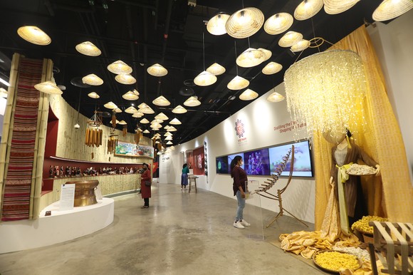 Thổ cẩm Việt vào show thời trang tại Triển lãm Thế giới EXPO 2020 ảnh 6
