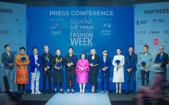 13 nhà thiết kế, thương hiệu thời trang tham gia Tuần lễ Thời trang Quốc tế Việt Nam 2021 ảnh 1