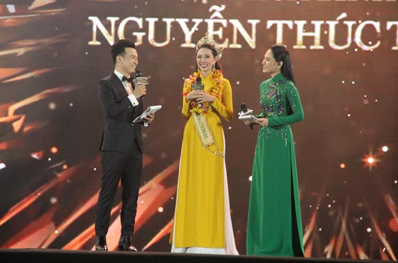 ​Hoa hậu Thùy Tiên hỗ trợ trẻ em mồ côi, người dân khó khăn ngay sau khi về nước ảnh 6