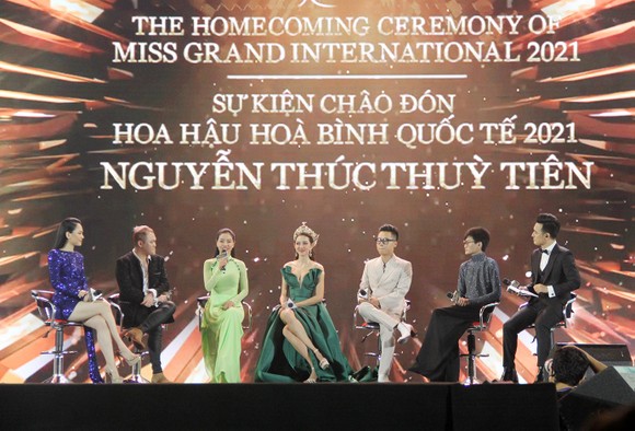 Hoa hậu Thùy Tiên hỗ trợ trẻ em mồ côi, người dân khó khăn ngay sau khi về nước ảnh 11