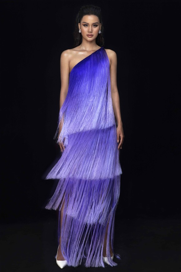 NTK Trần Hùng mang tảo biển, nhựa sinh học vào BST thứ 8 ở London Fashion Week 2022 ảnh 5