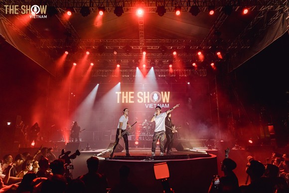 Gần 5.000 khán giả đến với Live concert 'Đường đến ngày vinh quang' của Bức Tường ảnh 8