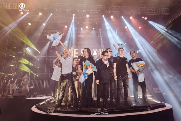 Gần 5.000 khán giả đến với Live concert 'Đường đến ngày vinh quang' của Bức Tường ảnh 3