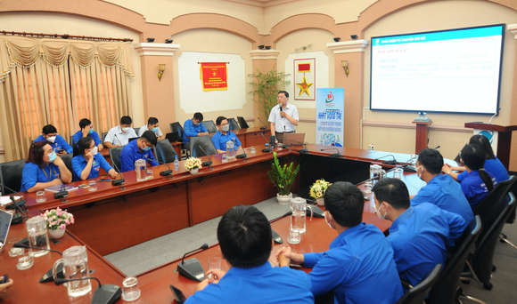 Hành trình 'Khát vọng trẻ' năm 2022 ảnh 2