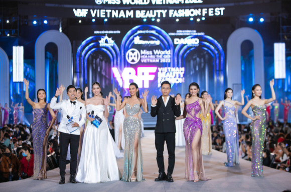 Thí sinh Lê Nguyễn Bảo Ngọc cao 1,85m vào thẳng top 20 Hoa hậu Thế giới Việt Nam 2022 ảnh 11