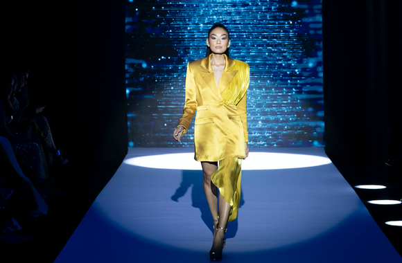 Top 71 Hoa hậu Hoàn vũ Việt Nam 2022 toả sáng cùng 'Vinawoman Fashion Show' ảnh 12
