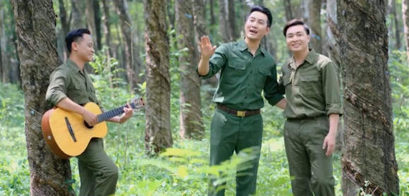Nguyễn Phi Hùng, Đăng Nguyên song ca 'Mời anh đến thăm quê tôi' ảnh 1