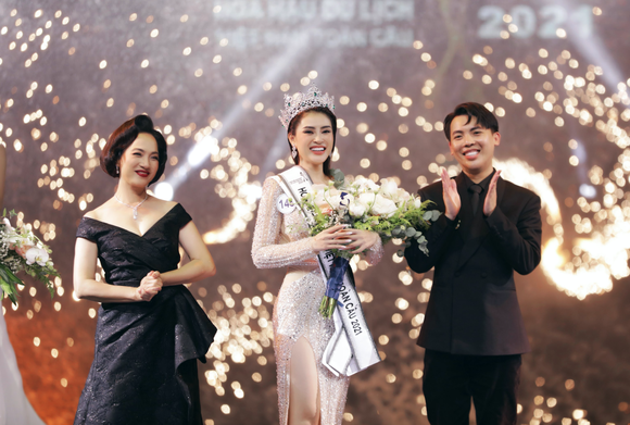 Người đẹp Lý Kim Thảo đăng quang Hoa hậu Du lịch Việt Nam Toàn cầu ảnh 1