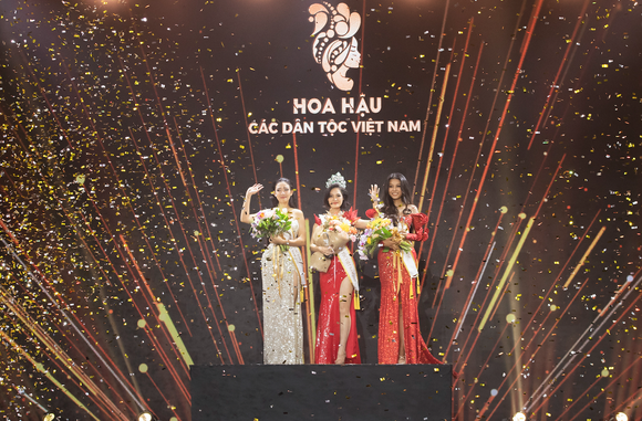 Người đẹp dân tộc Tày đăng quang Hoa hậu các dân tộc Việt Nam 2022 ảnh 9