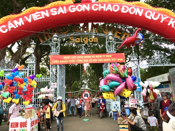 Hơn 45.000 lượt khách tham quan Thảo Cầm Viên Sài Gòn trong 2 ngày nghỉ lễ ảnh 1