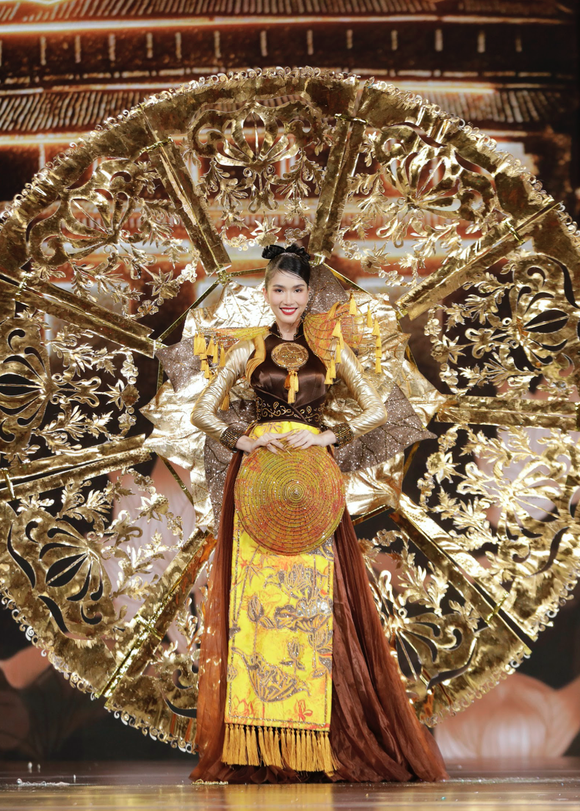 Mãn nhãn trang phục dân tộc cùng Hoa hậu Hoà bình Việt Nam 2022 ảnh 8