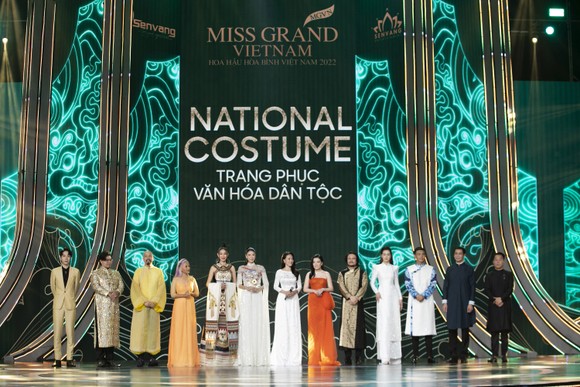 Mãn nhãn trang phục dân tộc cùng Hoa hậu Hoà bình Việt Nam 2022 ảnh 2