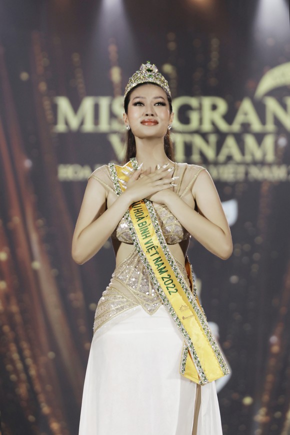 Người đẹp Đoàn Thiên Ân đăng quang Miss Grand Vietnam 2022 ảnh 7