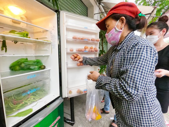 'Tủ lạnh cộng đồng' cho thực phẩm mang về nấu ảnh 2