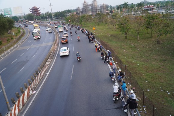 Giải tỏa 'điểm nóng' kẹt xe ở đoạn cuối cao tốc Trung Lương - Mỹ Thuận ảnh 6