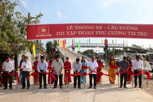Kiên Giang: Thông xe cầu nông thôn 8 tỷ đồng ở vùng sâu Vĩnh Thuận ảnh 1