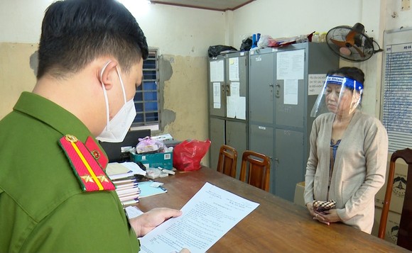 An Giang: Sẽ khởi tố thêm các đối tượng liên quan đường dây buôn lậu và đánh bạc khủng ảnh 2