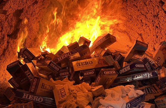 An Giang tiêu hủy hơn 960.000 bao thuốc lá lậu ảnh 1