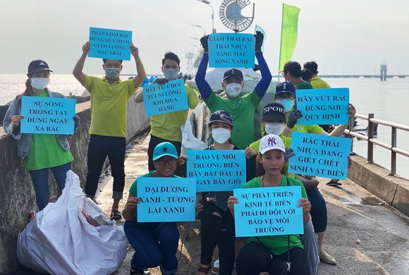 Lan tỏa hành động đẹp của nhóm tình nguyện 'Phú Quốc sạch và xanh' ảnh 1