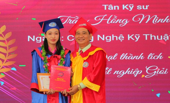 Nhiều sinh viên Trường Đại học Kiên Giang vừa tốt nghiệp đã có ngay việc làm ảnh 1