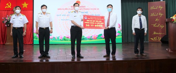 Tổng Công ty Tân cảng Sài Gòn ủng hộ 50 tỷ đồng 'Quỹ vaccine phòng Covid-19' ảnh 1
