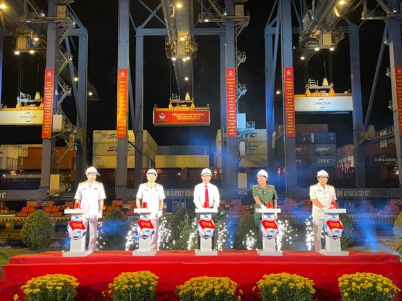 Phát lệnh làm hàng đầu Xuân Nhâm Dần tại cảng Tân Cảng - Cát Lái ảnh 1