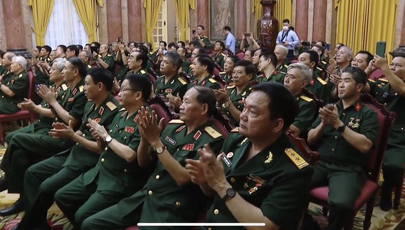 Chủ tịch nước Nguyễn Xuân Phúc tiếp đại biểu cựu chiến binh Mặt trận Vị Xuyên - Hà Tuyên ảnh 4