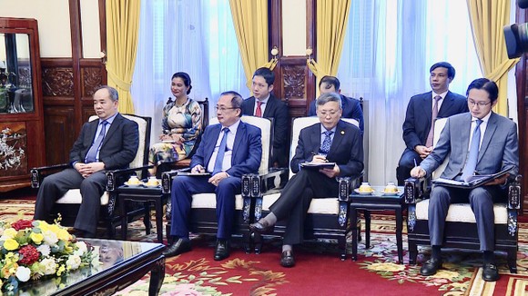 Chủ tịch nước Nguyễn Xuân Phúc tiếp cựu Thủ tướng Israel Ehud Barak ảnh 3