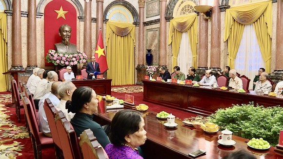 Chủ tịch nước Nguyễn Xuân Phúc gặp mặt cán bộ từng trực tiếp phục vụ, bảo vệ Bác Hồ ảnh 4