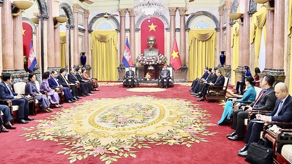 Chủ tịch nước Nguyễn Xuân Phúc tiếp Chủ tịch Quốc hội Vương quốc Campuchia ảnh 5