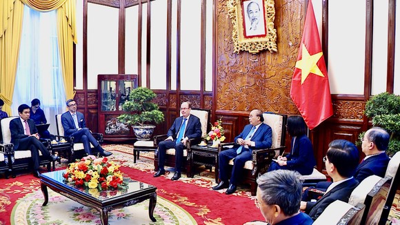 Chủ tịch nước Nguyễn Xuân Phúc tiếp các Đại sứ trình Quốc thư nhận nhiệm kỳ công tác tại Việt Nam ảnh 5