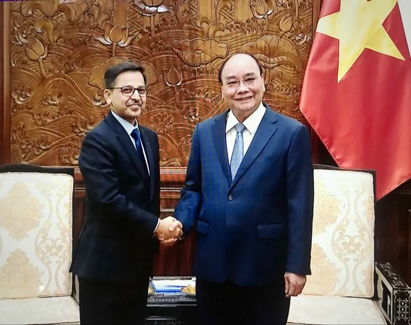 Chủ tịch nước Nguyễn Xuân Phúc tiếp Đại sứ Ấn Độ đến chào từ biệt  ảnh 1