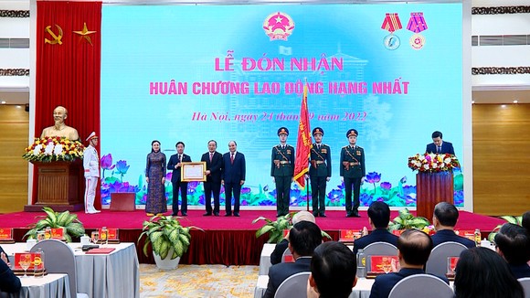 Tổng Bí thư Nguyễn Phú Trọng dự kỷ niệm 30 năm tái lập Văn phòng Chủ tịch nước ảnh 2