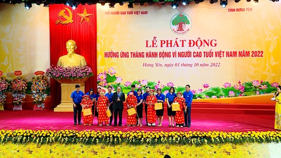 Chủ tịch nước Nguyễn Xuân Phúc: Người cao tuổi được quan tâm, chăm sóc tốt nhất ảnh 5