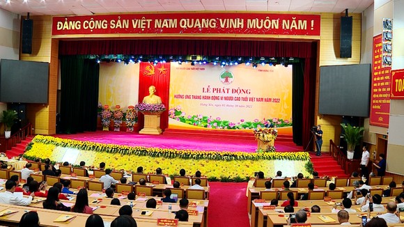 Chủ tịch nước Nguyễn Xuân Phúc: Người cao tuổi được quan tâm, chăm sóc tốt nhất ảnh 1